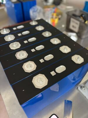 Bon prix EVE EVE MB56 3.2V 628Ah LifePO4 Batterie Plus 6000 Cycles Grade A Pour le stockage de l'énergie solaire en ligne